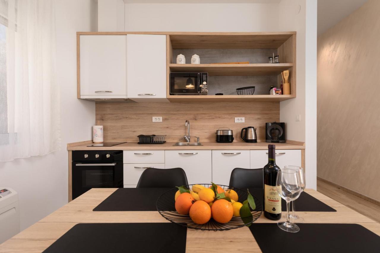 Bonintro Lux Apartment Kotor Exterior photo